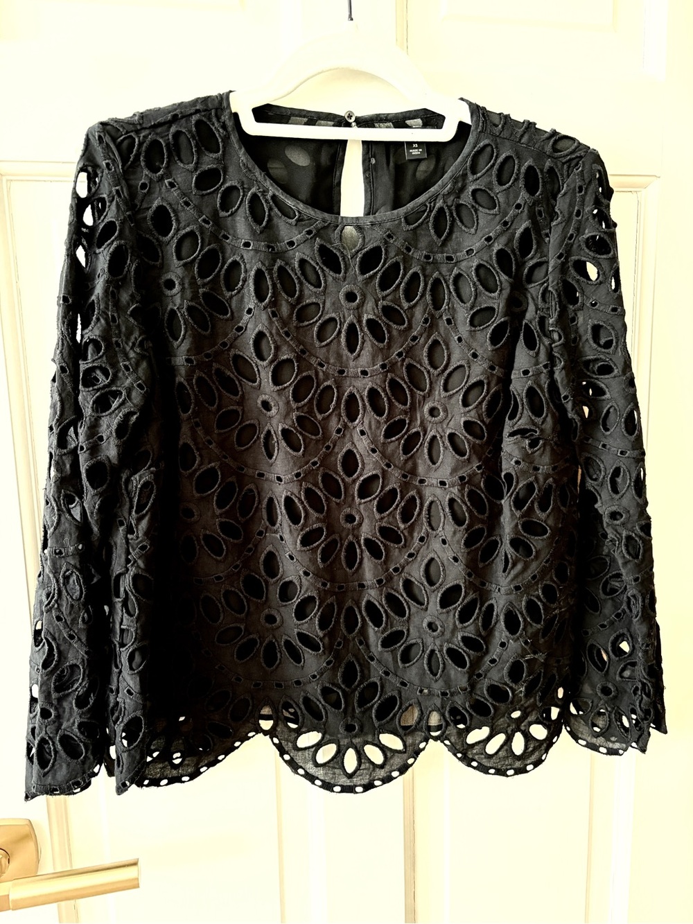 Ann Taylor Black Eyelet Lace Long-Sleeve Blouse XS Lined